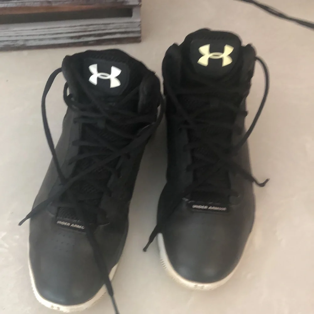 Under Armor Men’s Micro G Sneakers